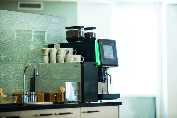 Επαγγελματική αυτόματη μηχανή καφέ και Espresso - Barista και Espresso