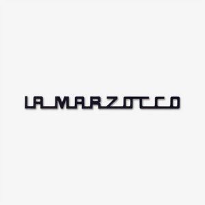 La Marzocco logotyp i äkta trä, svart ek